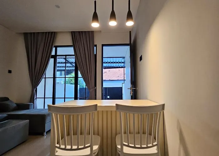 Entire House ジンバラン