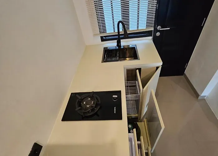 Entire House * ジンバラン