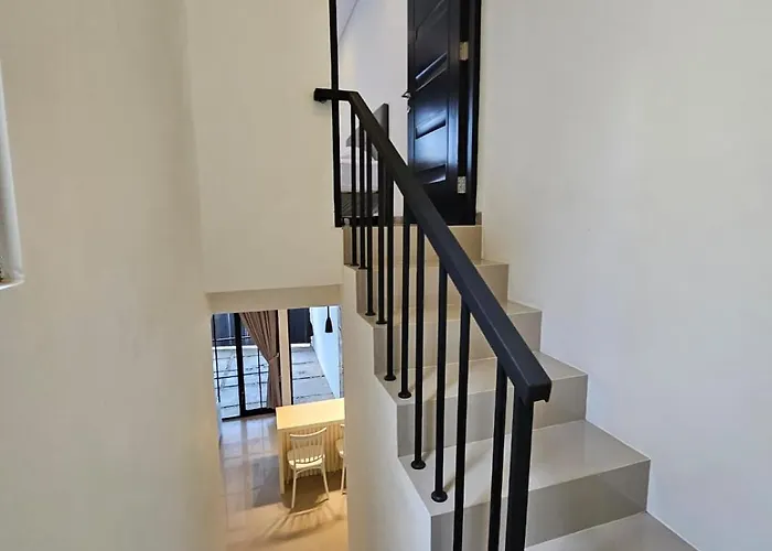 Entire House ジンバラン